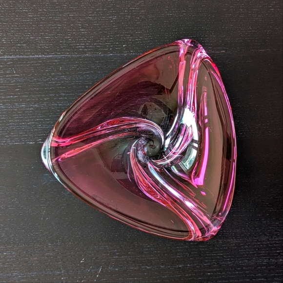 Vintage St. Lambert Pink Crystal Swirl Chalet Art Glass - Signed and Rare - Picture 6 of 8